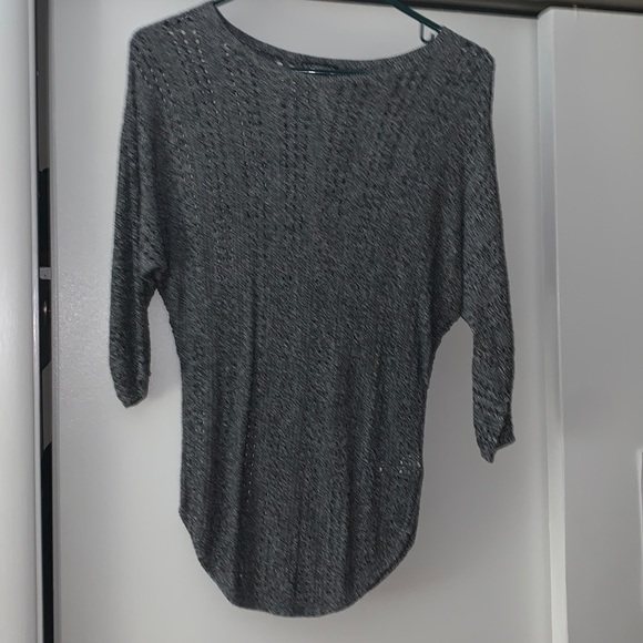 Express Tops - Express | Black & White 3/4 Length Top | EUC